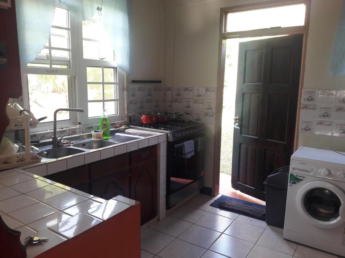 Danglez Bed & Breakfast Bataka Luaran gambar